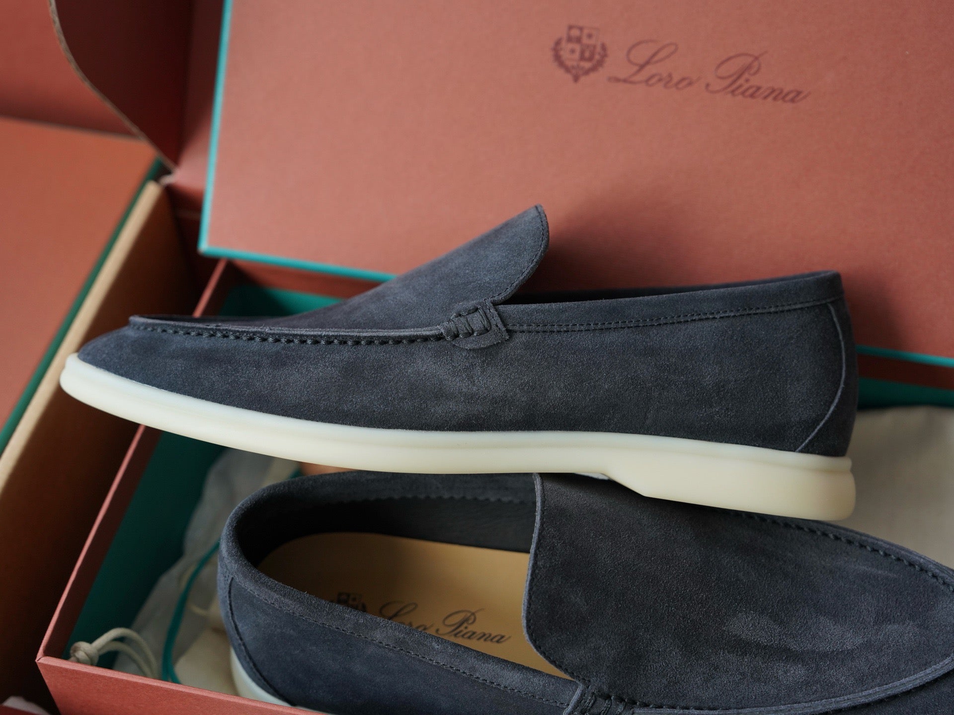 Loro Piana Summer walk Gray