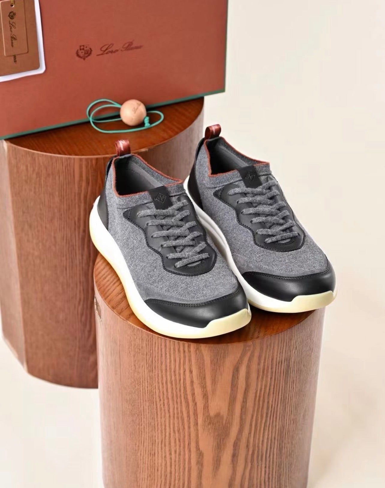 Loro Piana 410 LP Walk